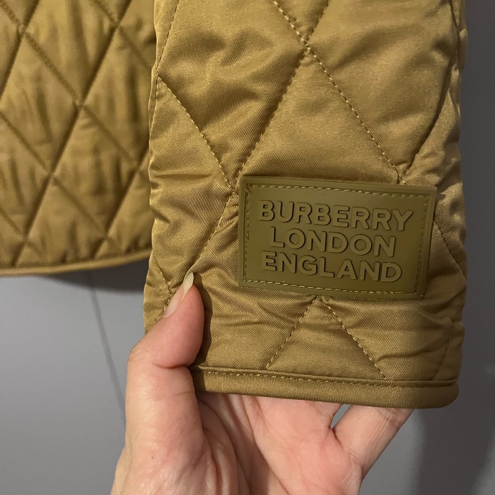 Burberry Quilted Jacket with Corduroy Collar - Picture 11 of 16